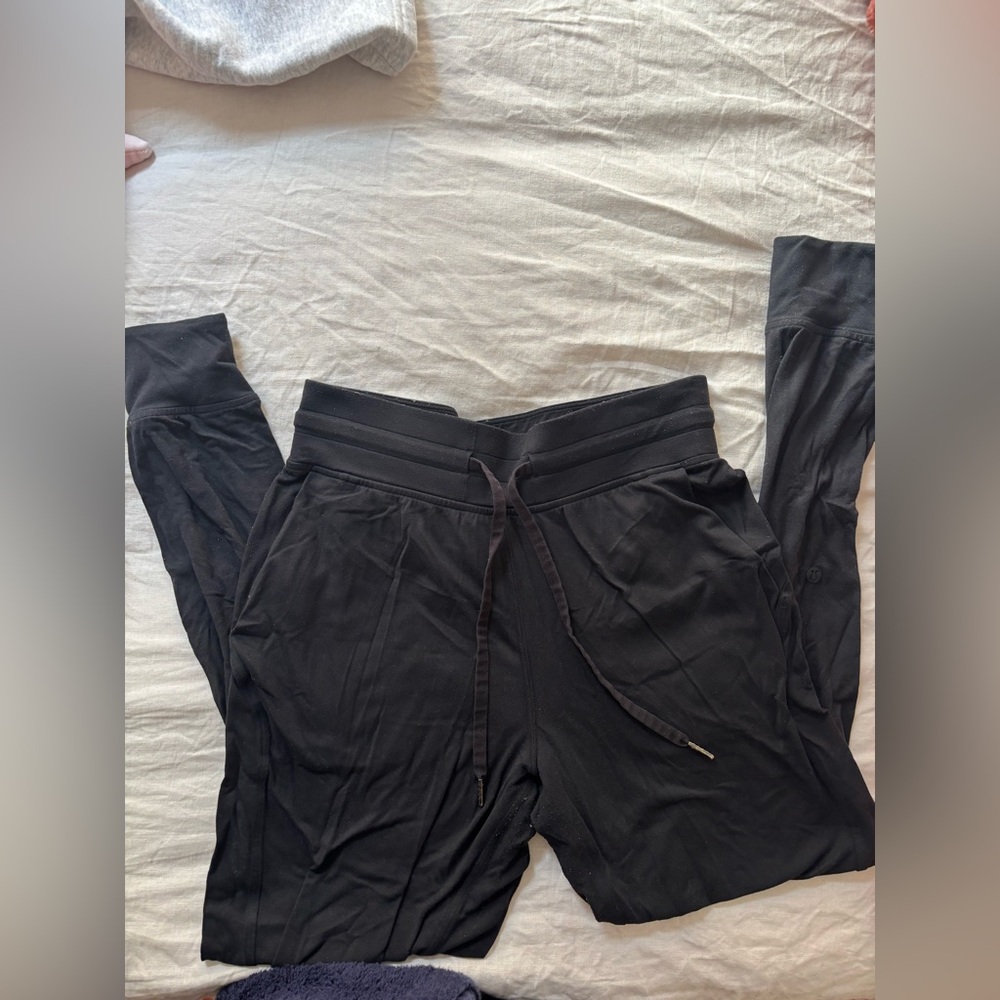 Black lululemon joggers